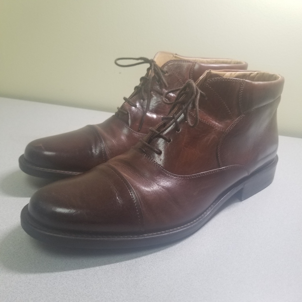 LIKE NEW Johnston & Murphy Boots